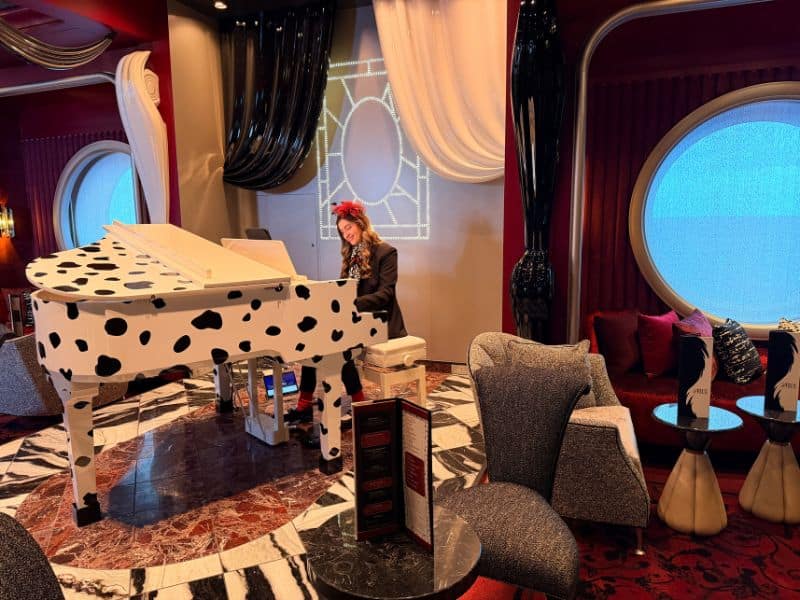 De Vil’s Piano Lounge