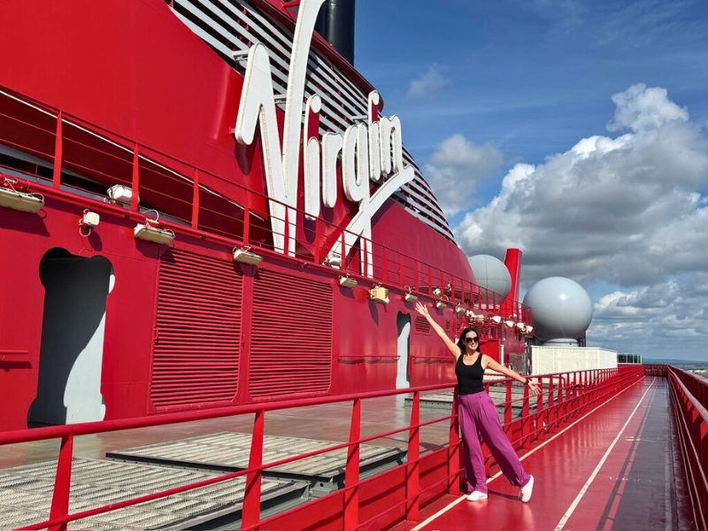 Jenni on Scarlet Lady