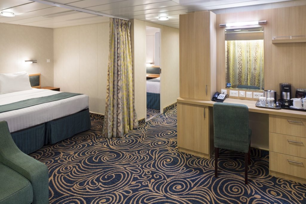 interconnecting cabins on Vision of the Seas