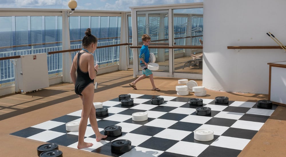 draughts game on a cruise ship