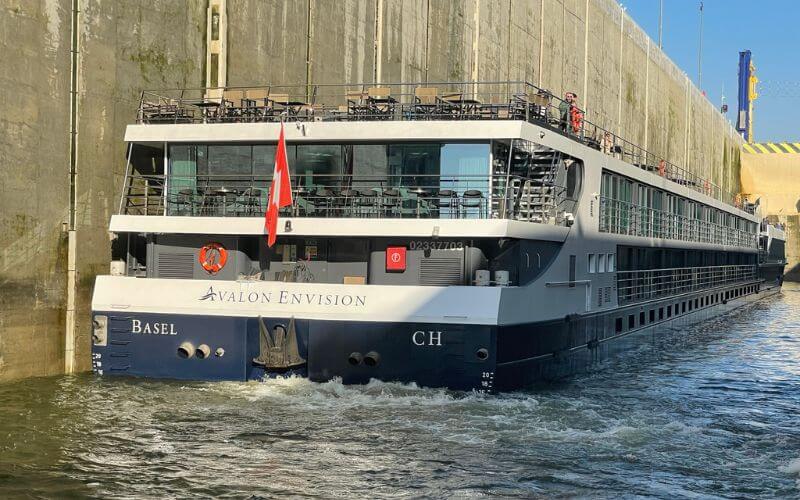 viking river cruises vs avalon waterways