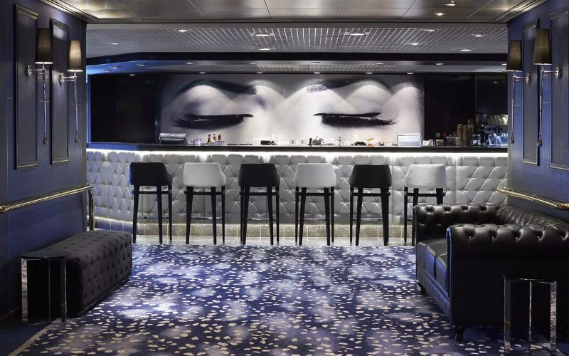 Bars & Lounges