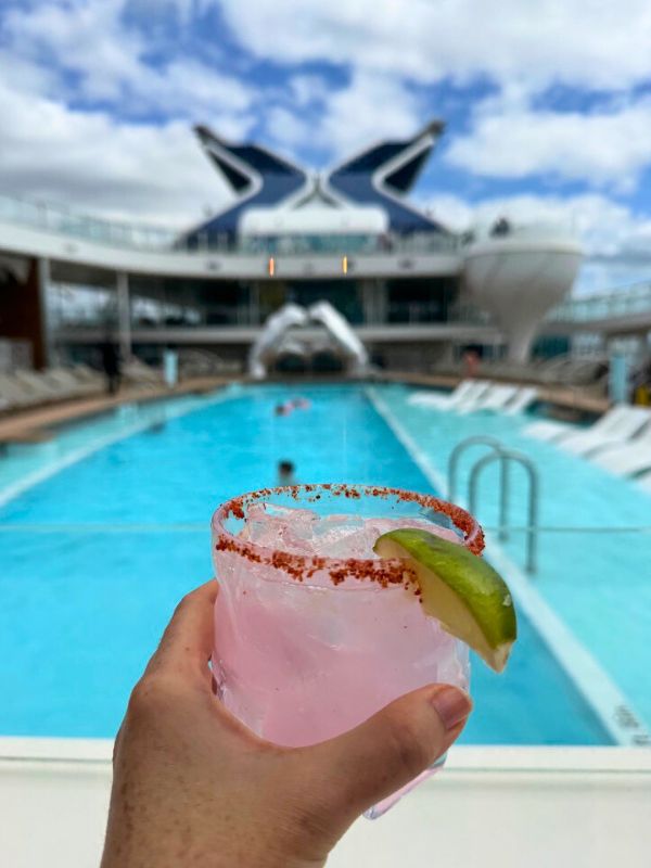 Celebrity cruises cocktail by the pool