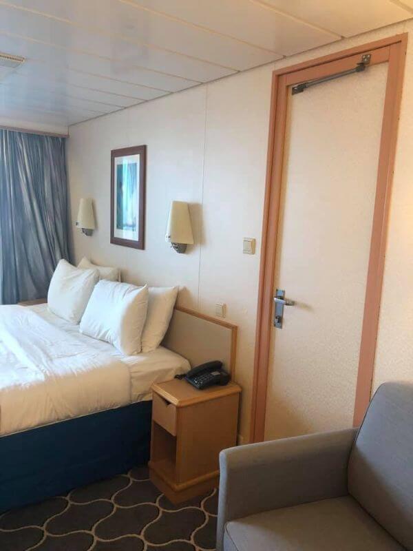 connecting cabin