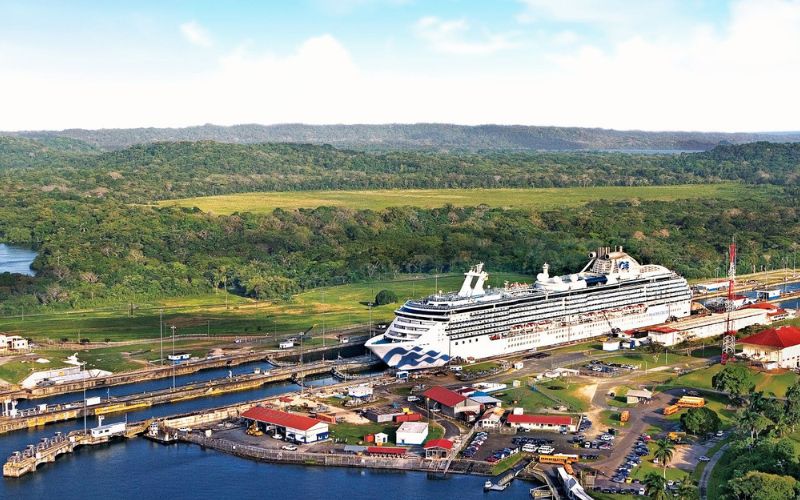 Coral Princess cruising the Panama Canal