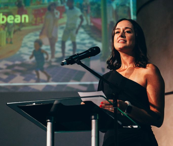 Cruise Mummy presenting an award to at the Sailawaze Excellence Awards 2025