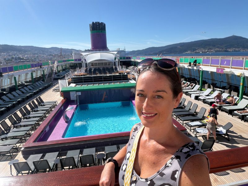 Cruise Mummy overlooking a pool on an Ambassador cruise
