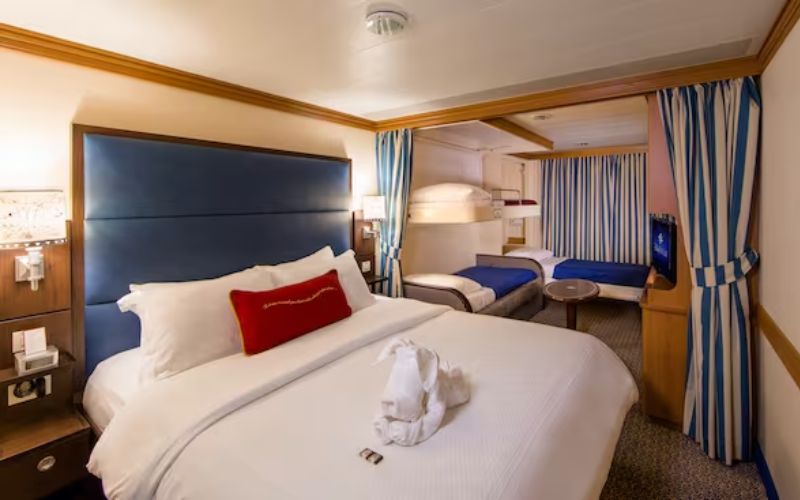 Deluxe Family Oceanview Stateroom with Verandah