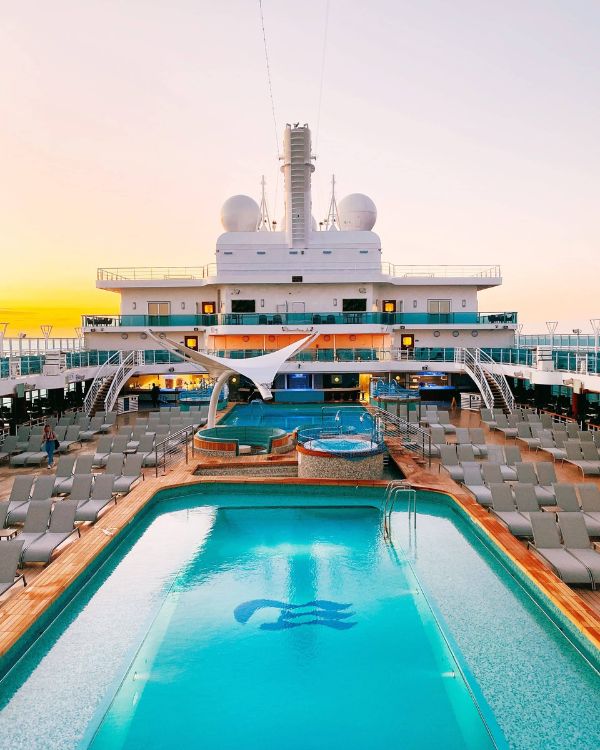 diamond princess swimming pool