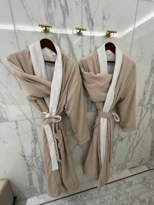 DCL robes