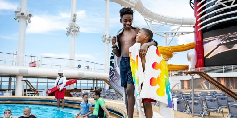 Family pool on a Disney cruise