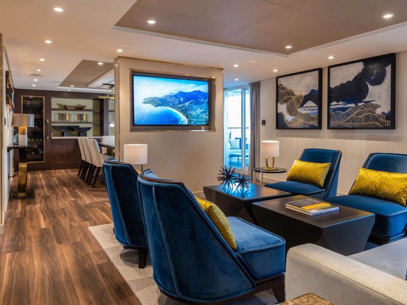 Elegant Imperial Suite