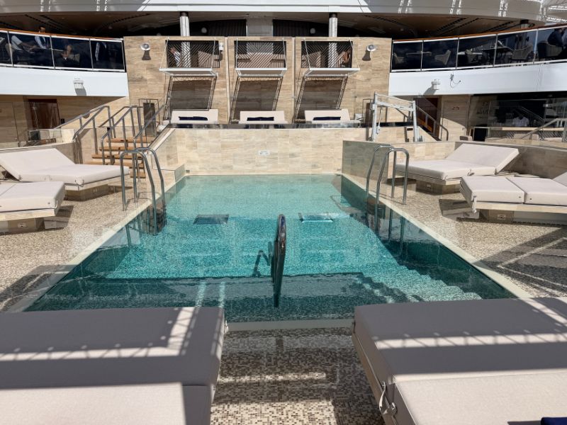 Explora III Atoll Pool