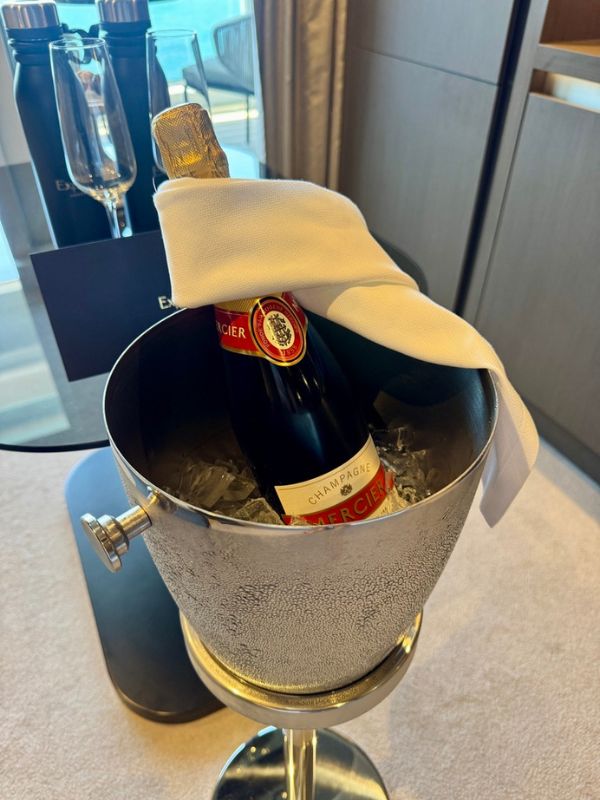 Explora Journeys Champagne