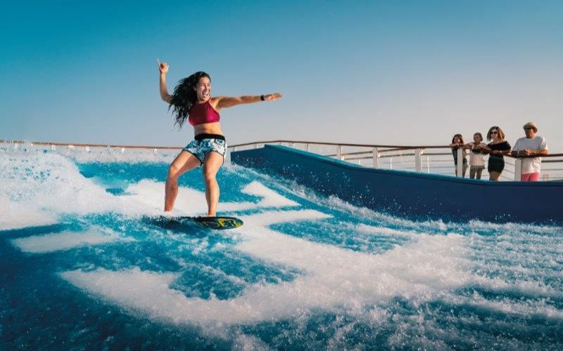 A lady enjoying at the FlowRider