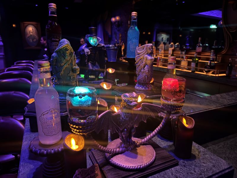 Disney Treasure: Haunted Mansion Parlor