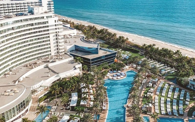 Hotel Resort Pass