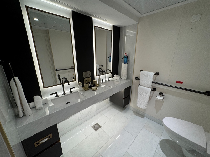 Tomorrow Tower Suite bathroom