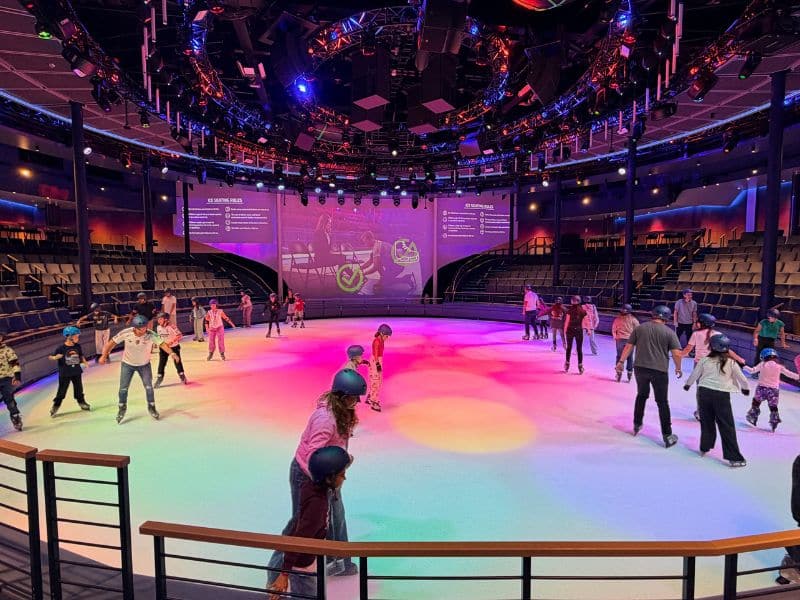 Ice skating rink on Legend of the Seas