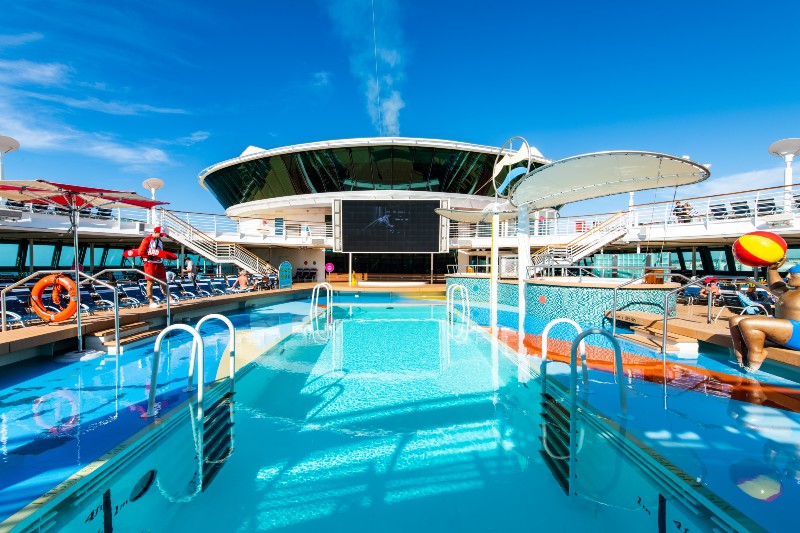Jewel of the Seas pool