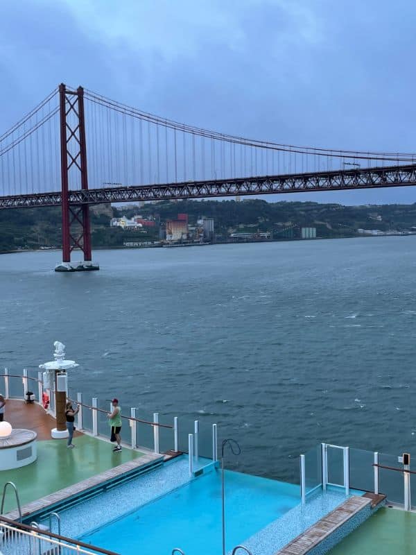 View of the Ponte 25 de Abril bridge from Iona