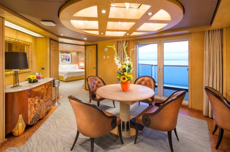 Nieuw Amsterdam Pinnacle Suite Dining Room