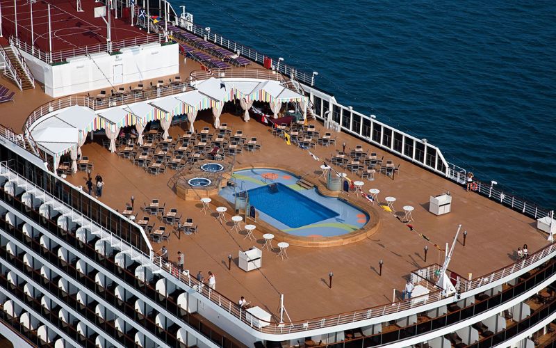 MS Nieuw Amsterdam lido pool