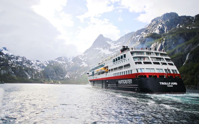 Hurtigruten MS Trollfjord