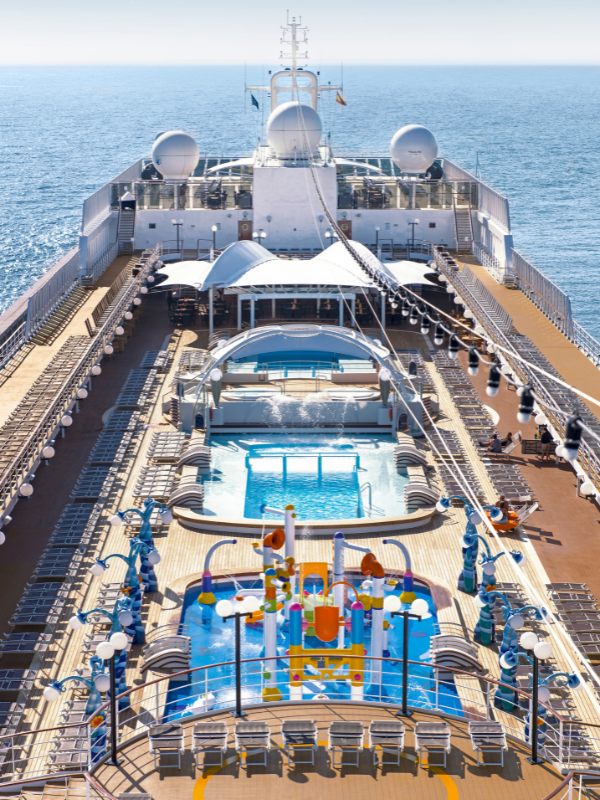 MSC Lirica pool deck