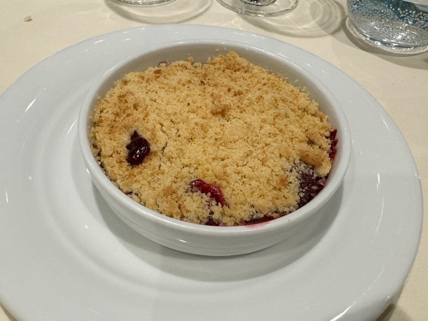 MSC Cruises vegan food - fruit crumble