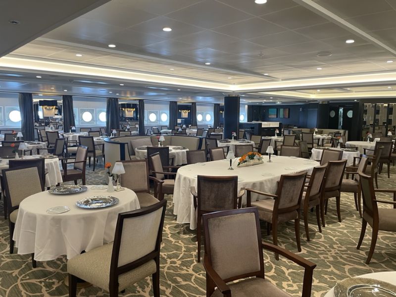 Main dining room on Star Legend