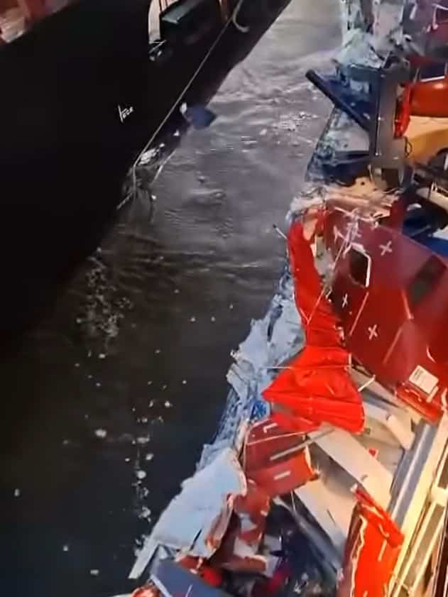 Mein Schiff 3 Damaged Lifeboats