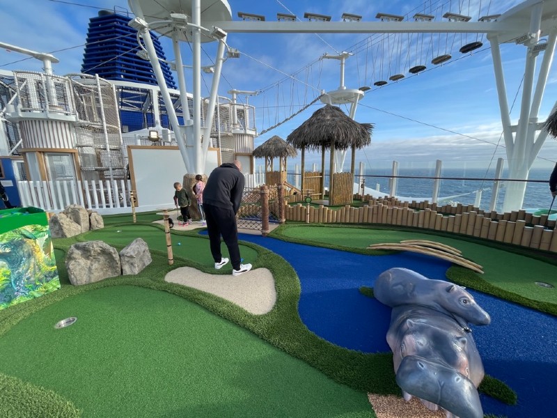 mini golf and high ropes on Arvia
