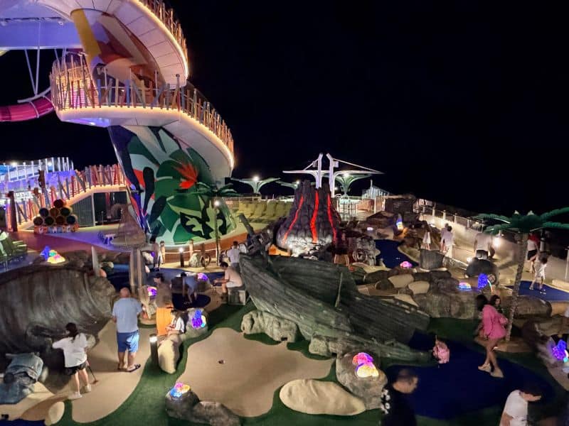 Mini golf on Legend of the Seas