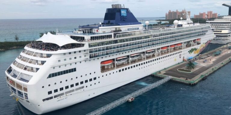 NCL cruise ship