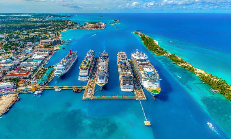 ships in Nassau