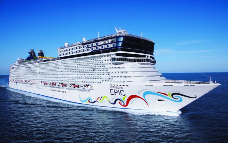 Norwegian Epic sailing in the ocean