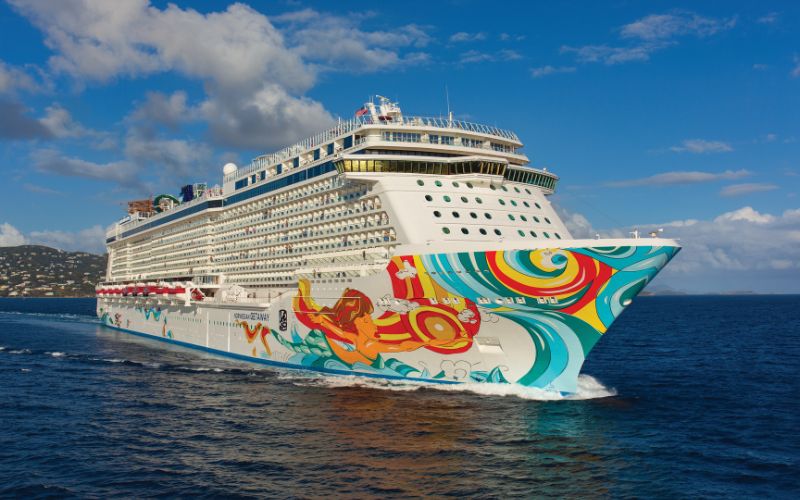 Norwegian Getaway sailing at sea