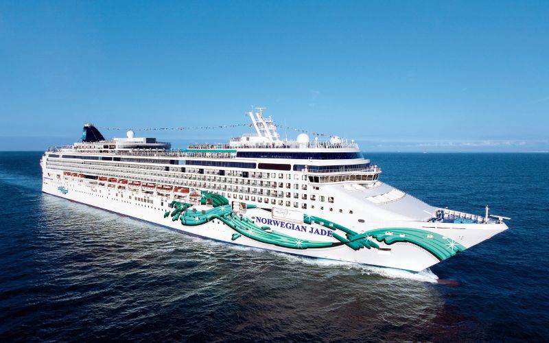 Norwegian Jade sailing at sea