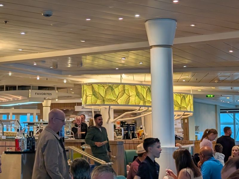 Crowded Windjammer on Independence of the Seas