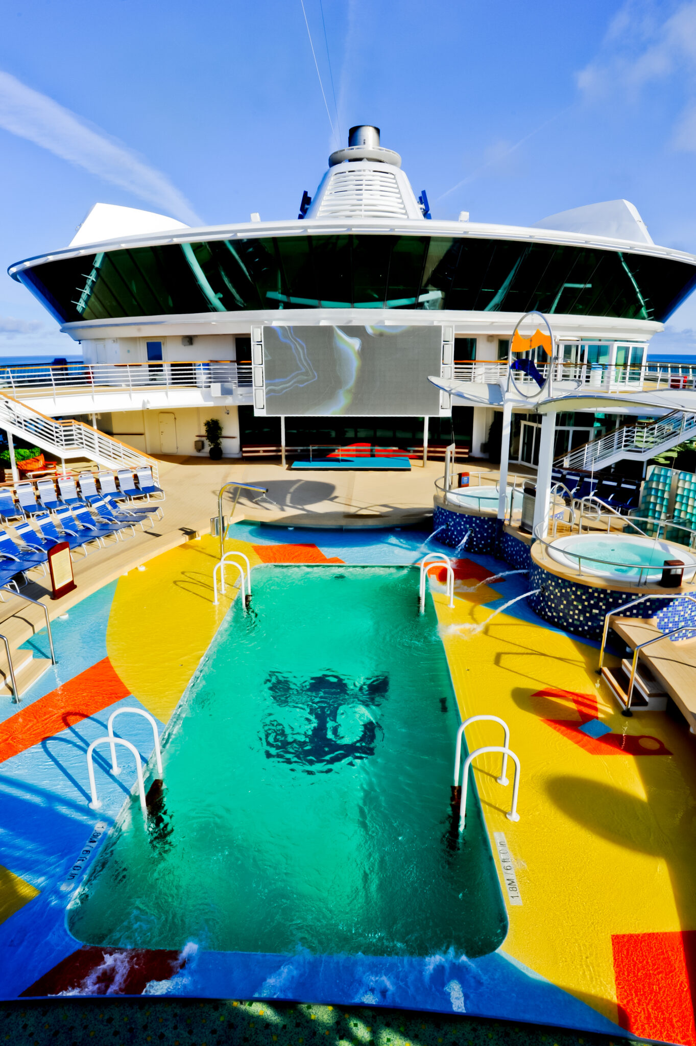 Radiance of the Seas pool deck