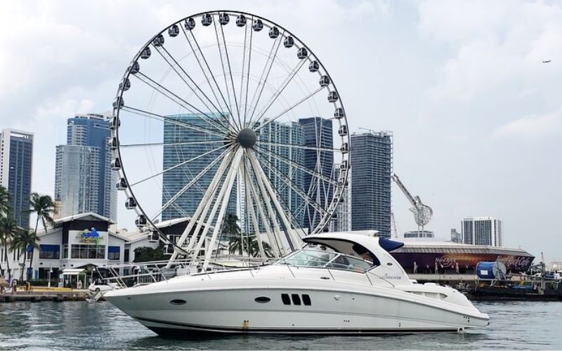 Private Yacht Cruise with Champagne