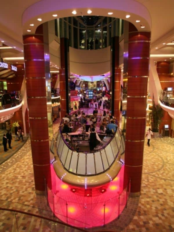 Rising Tide Bar at Central Park on Harmony of the Seas