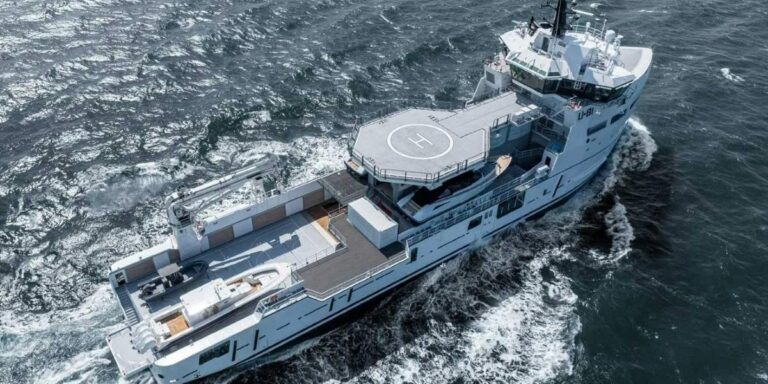Shadowyacht Mark Zuckerberg