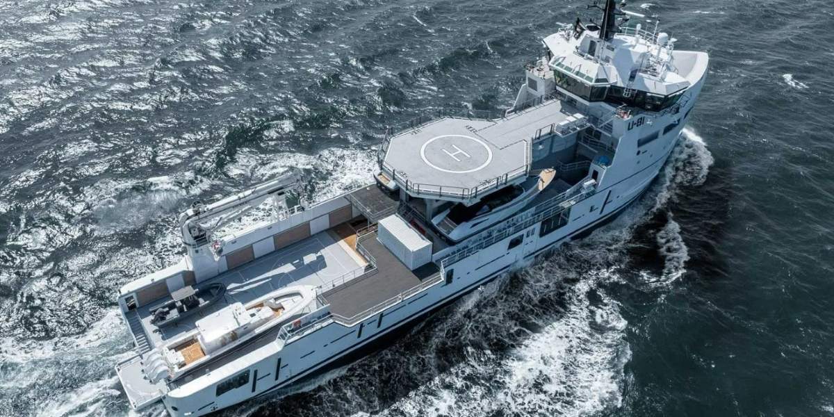 Shadowyacht Mark Zuckerberg