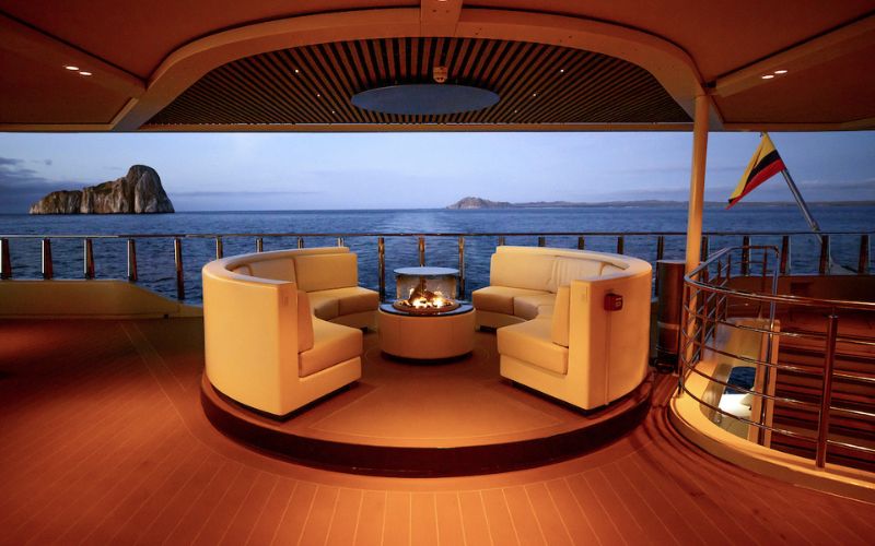 Silversea lounge deck