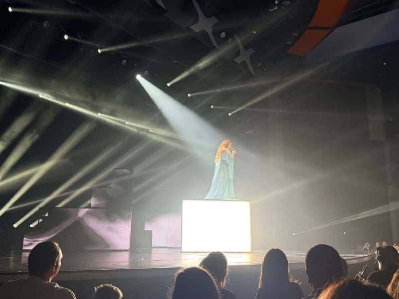 Singer performance on Legend of the Seas