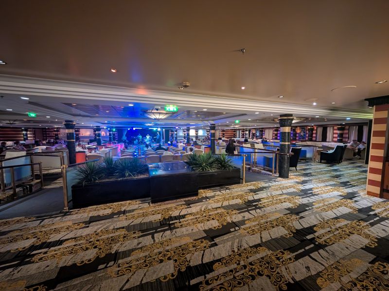 Star Lounge on Independence of the Seas