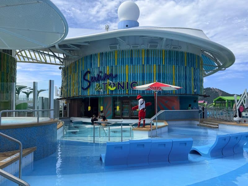 Swim and Tonic bar on Legend of the Seas