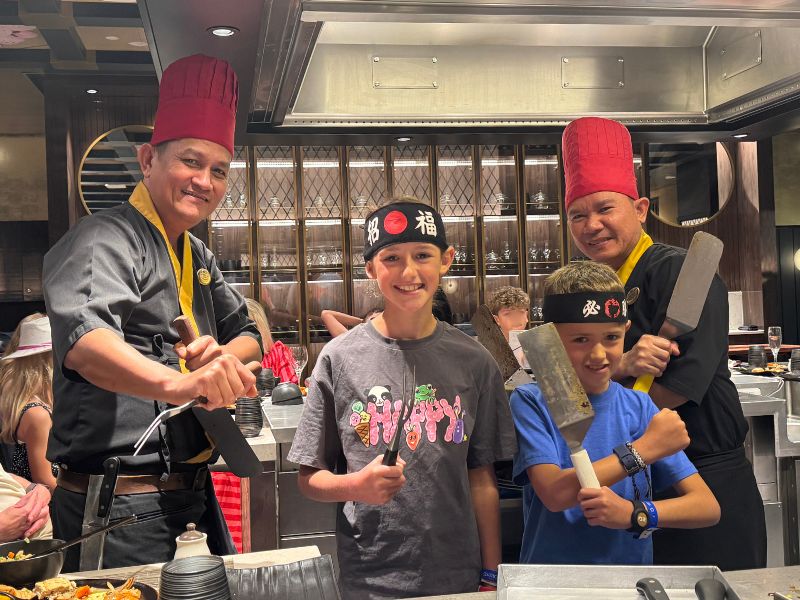Teppanyaki cooking show on Sun Princess